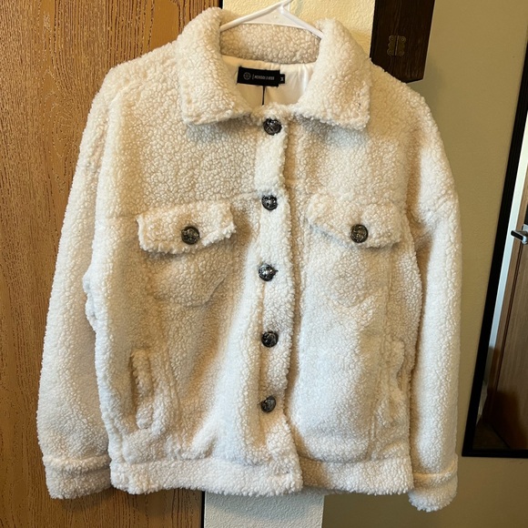 Fuzzy White Jacket - Picture 2 of 6